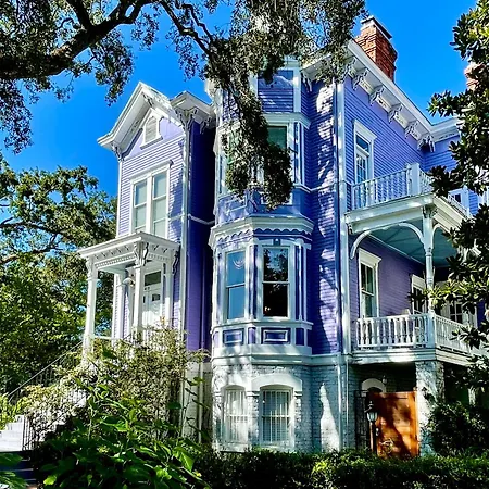 Bed and Breakfast Amethyst Garden